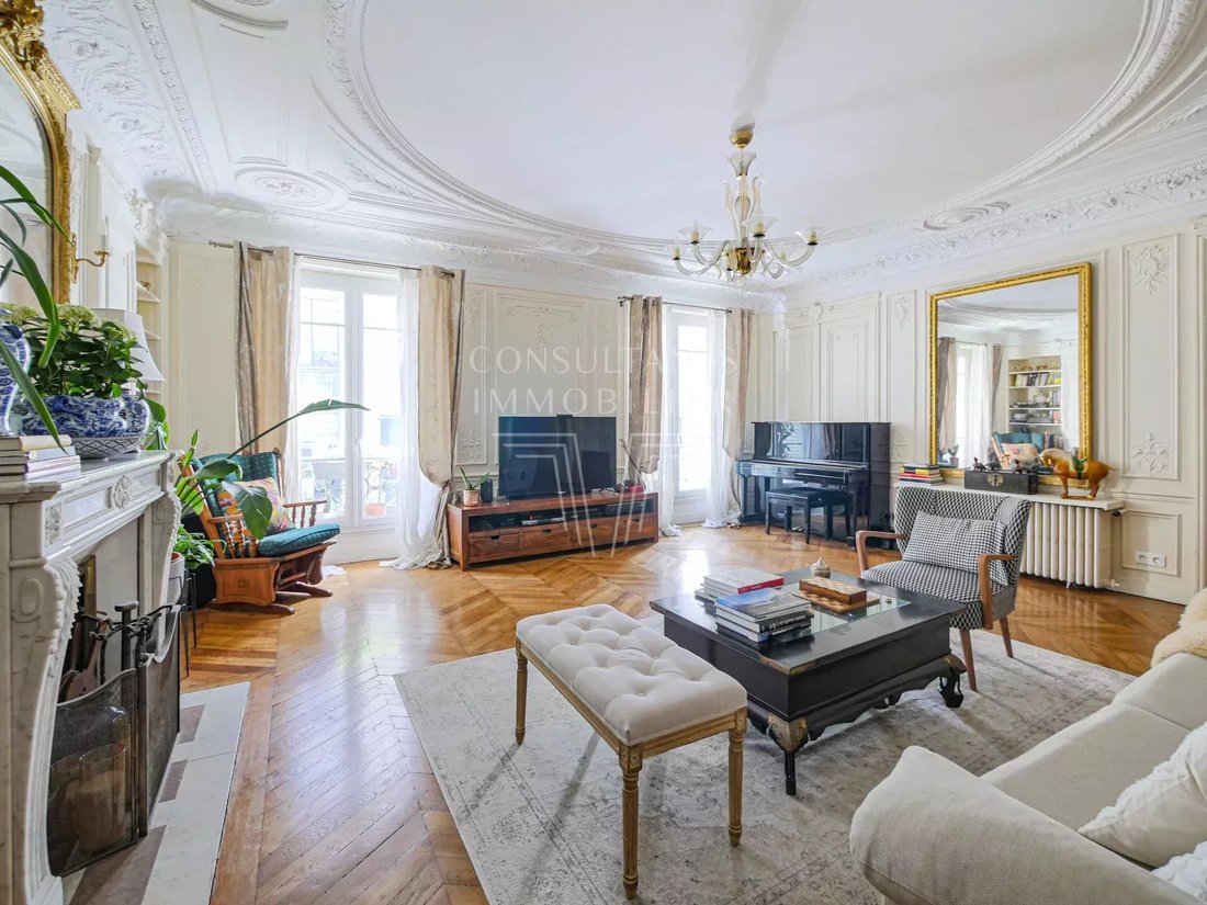 Apartment in Porte Dauphine, Paris 16e Arrondissement, Paris 2 - 17484335