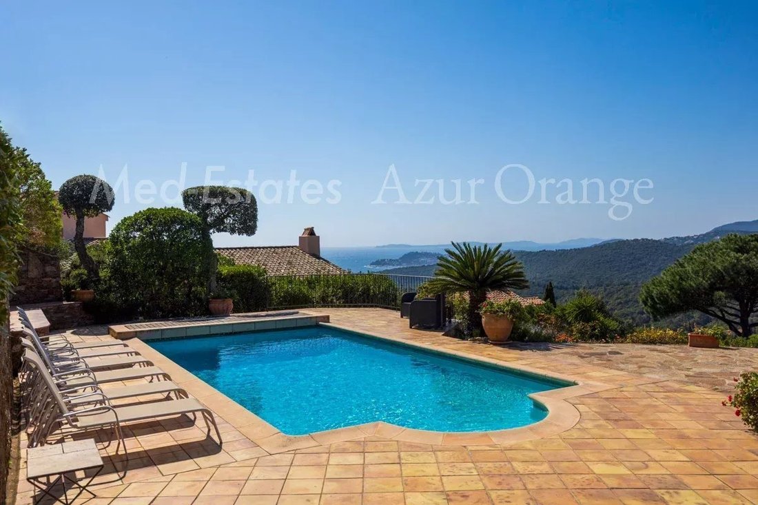 Villa in La Croix-Valmer, Provence-Alpes-Côte d'Azur, France 4 - 17481176