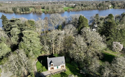 House in La Chapelle-sur-Erdre, Pays de la Loire, France 1