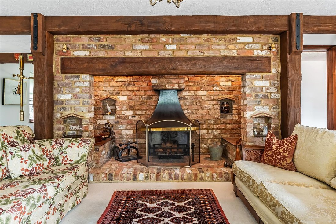 House in Hawks Hill, Fetcham, England 5 - 17486296