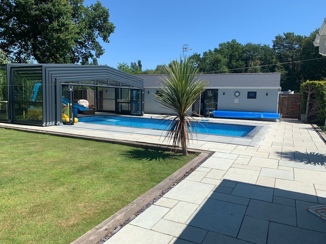 Bungalow in Ringwood, England 4 - 17484389
