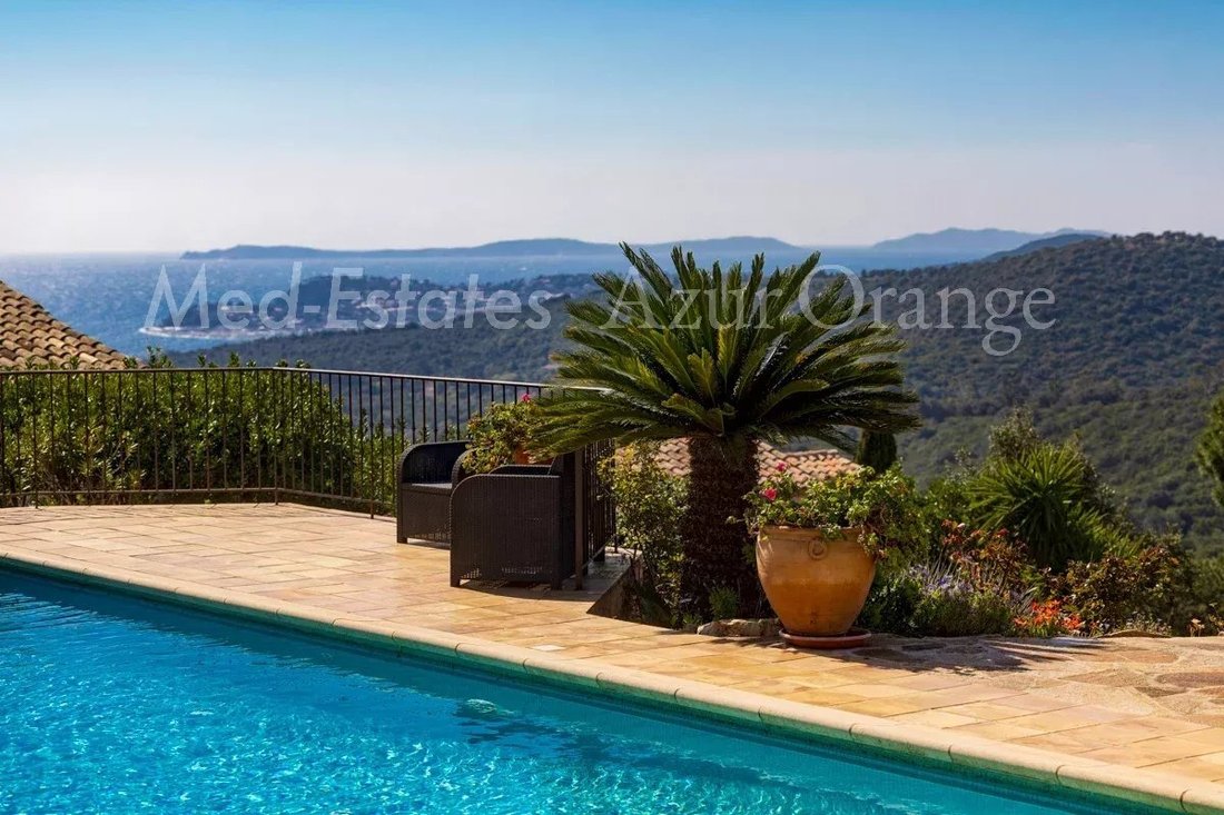 Villa in La Croix-Valmer, Provence-Alpes-Côte d'Azur, France 3 - 17481176