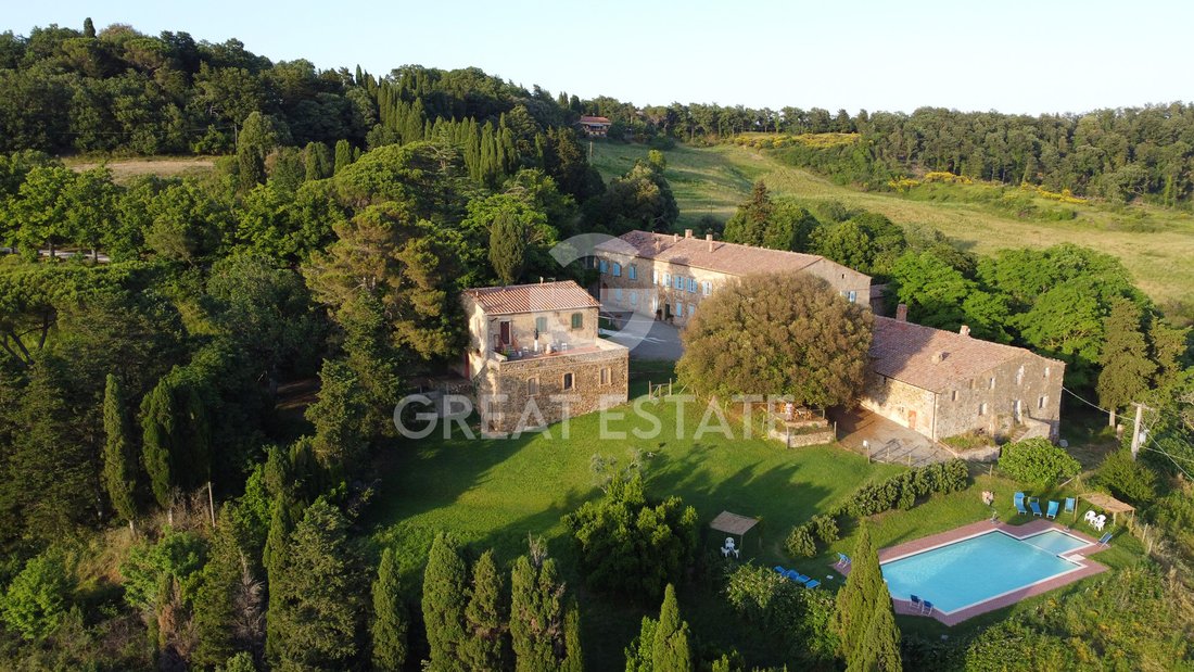 Estate in Pomarance, Tuscany, Italy 3 - 17485216