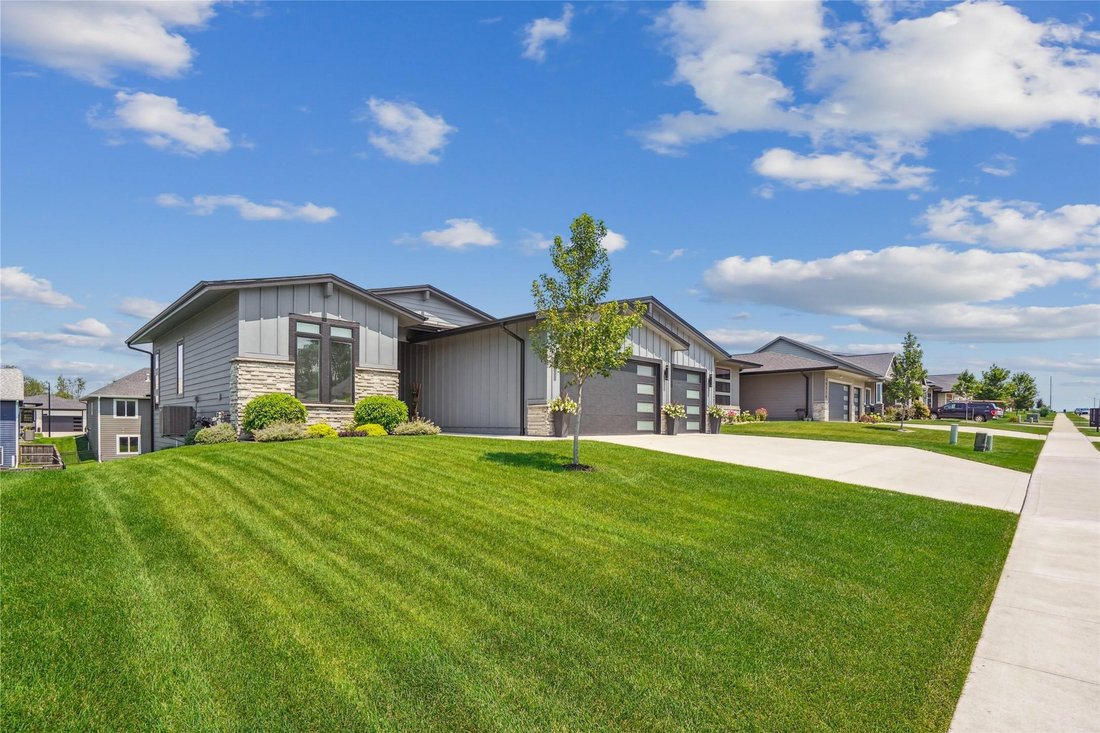 House in Urbandale, Iowa, United States 2 - 17483163