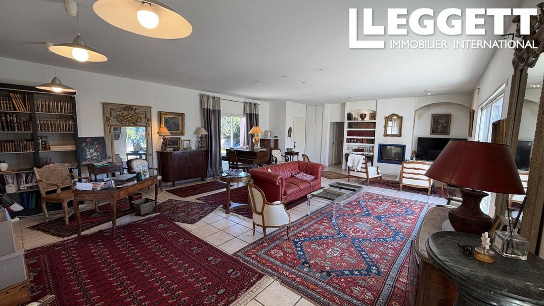 Villa in Cotignac, Provence-Alpes-Côte d'Azur, France 3 - 17488479