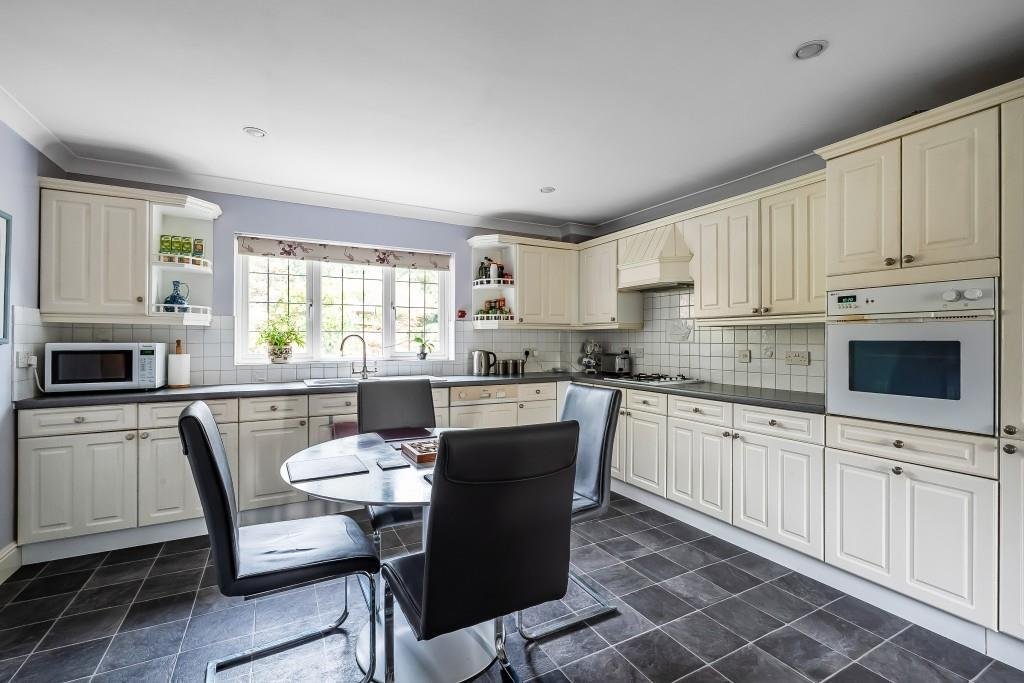 House in Dorking, England 3 - 17486125