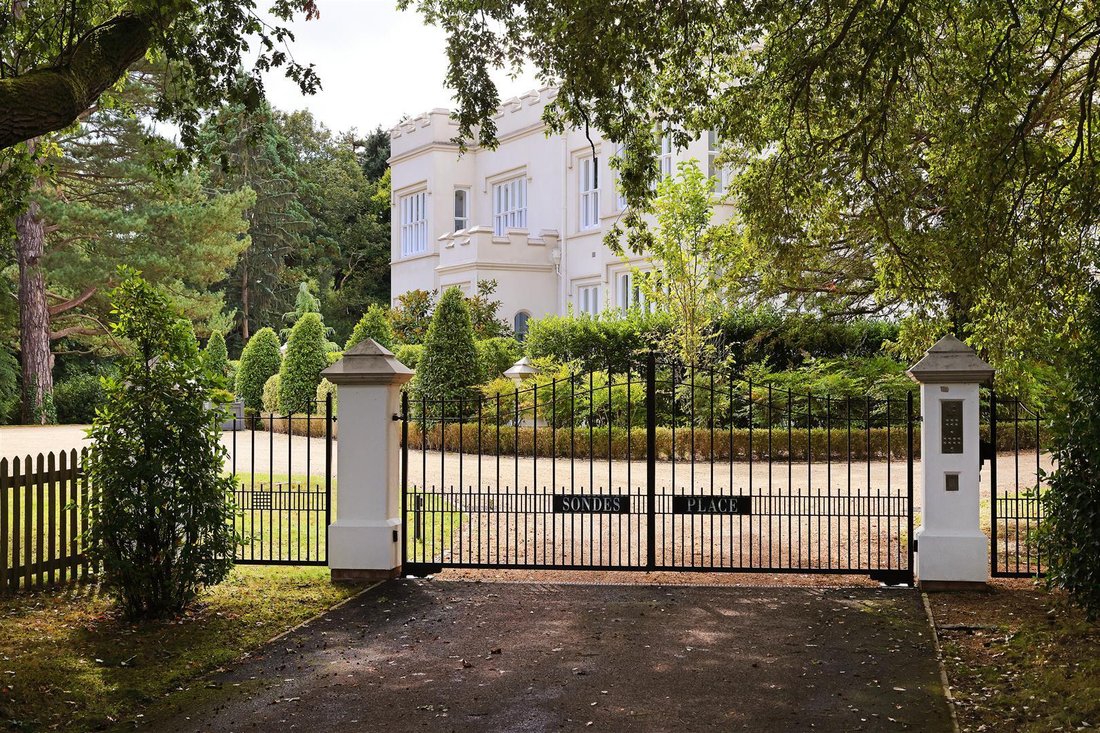 Apartment in Dorking, England 1 - 17486431