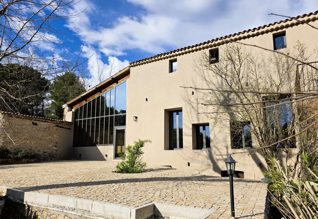 Casa en Bagnols-en-Forêt, Provenza-Alpes-Costa Azul, Francia 1 - 17482619