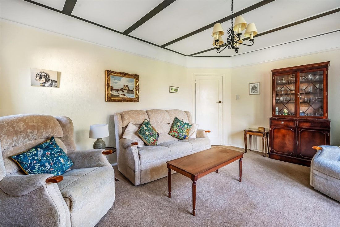 Casa a Surrey, Inghilterra 4 - 17486382