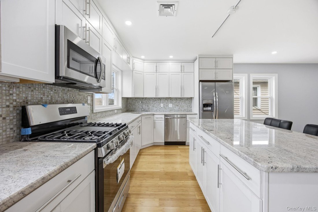 House in New York, New York, United States 4 - 17484526