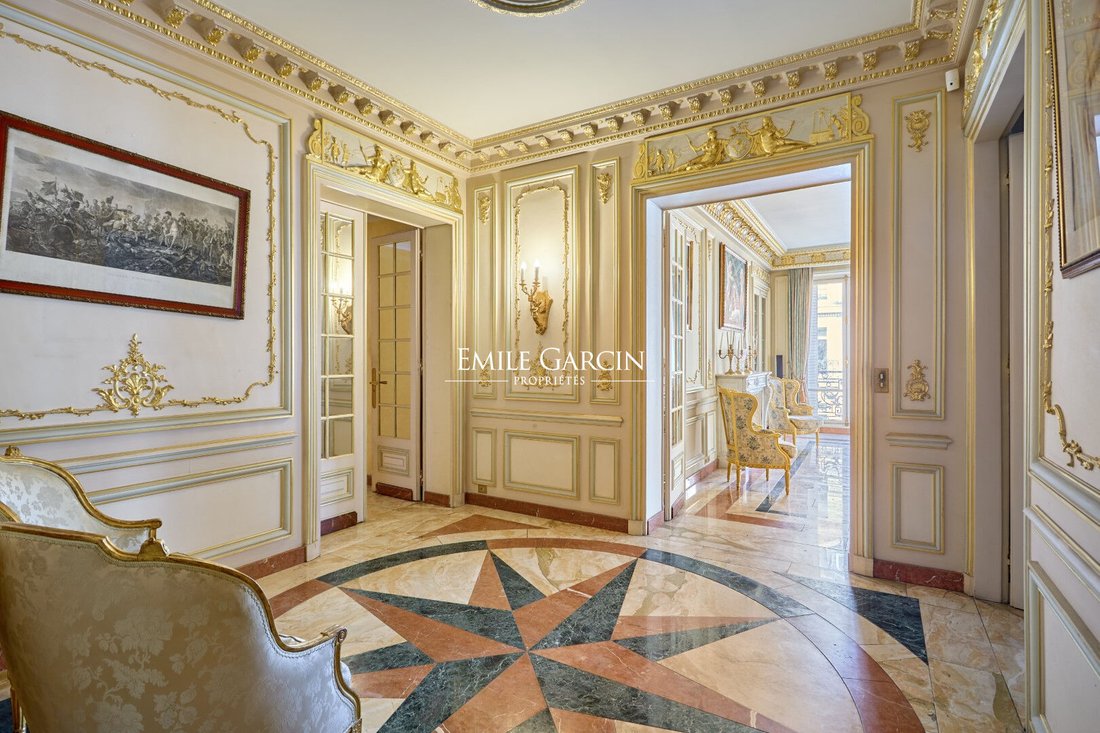 Apartment in Triangle d'Or, Paris 8e Arrondissement, Paris 4 - 17488447