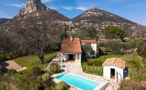 House in Nord, La Gaude, France 1