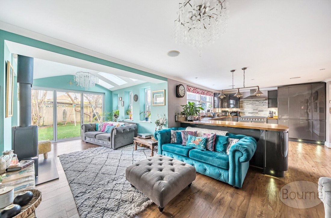 House in Woking, England 4 - 17484636