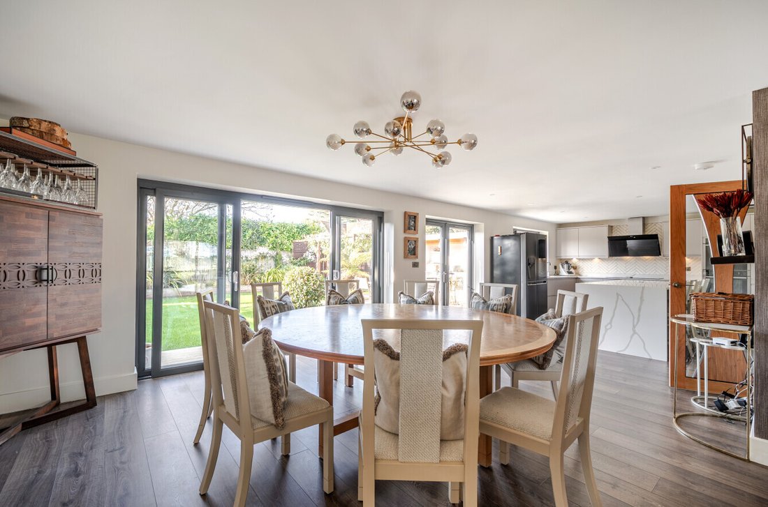 House in Highcliffe, England 5 - 17488206