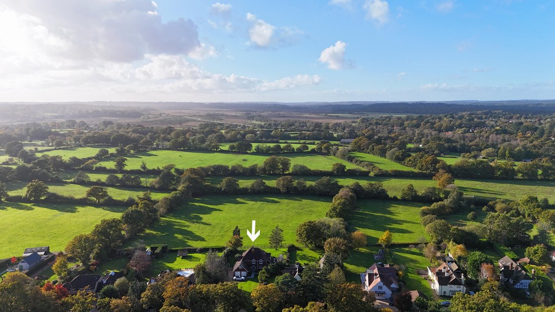 House in Brockenhurst, England 2 - 17488350