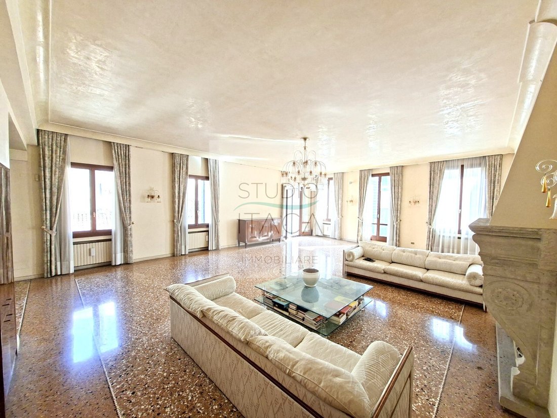 Penthouse in Piazze, Padua, Italy 1 - 17488613