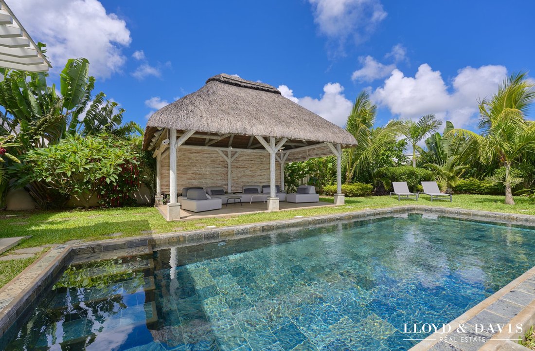 Villa in Grand Baie, Rivière du Rempart District, Mauritius 3 - 17489383