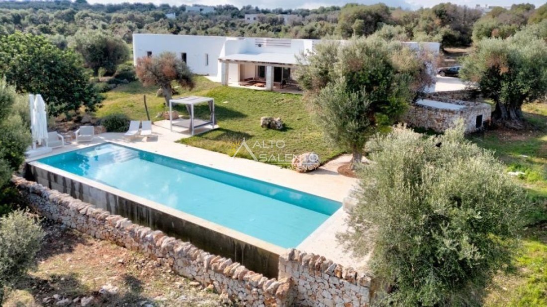 Villa in Carovigno, Apulia, Italy 2 - 17479755