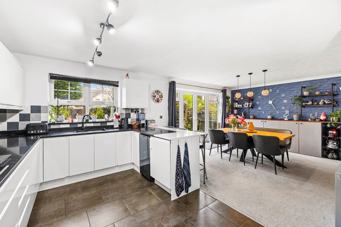 House in Burgess Hill, England 3 - 17483194