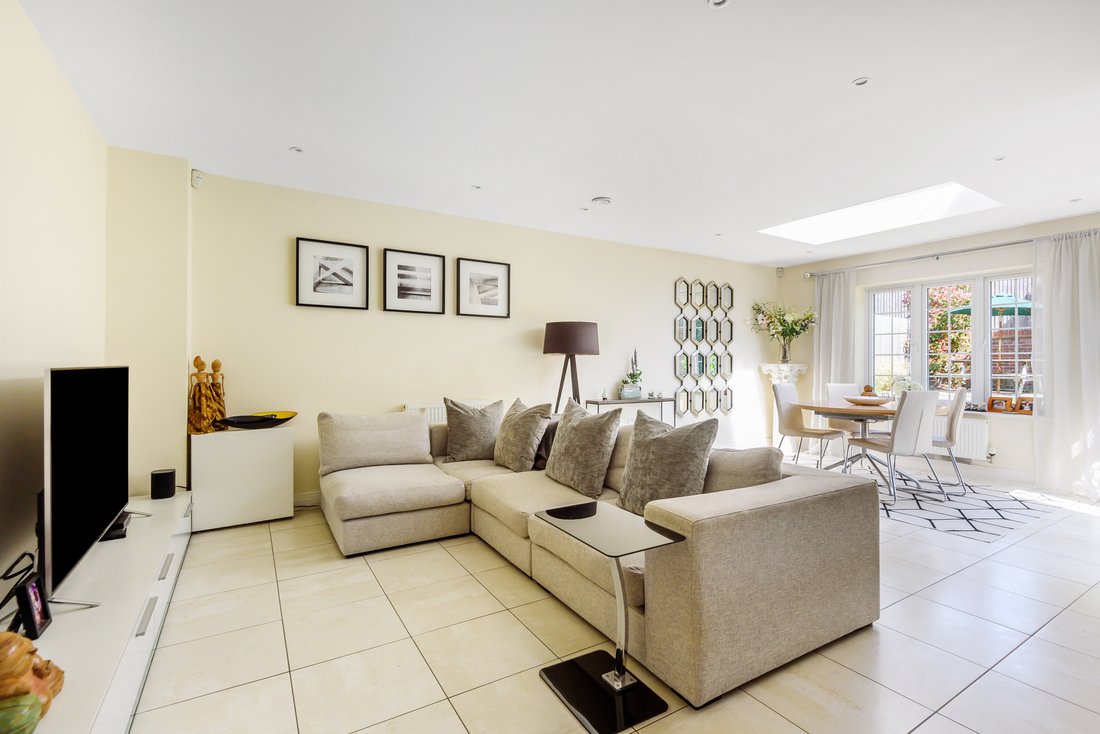 House in Brookwood, Woking, England 3 - 17486075
