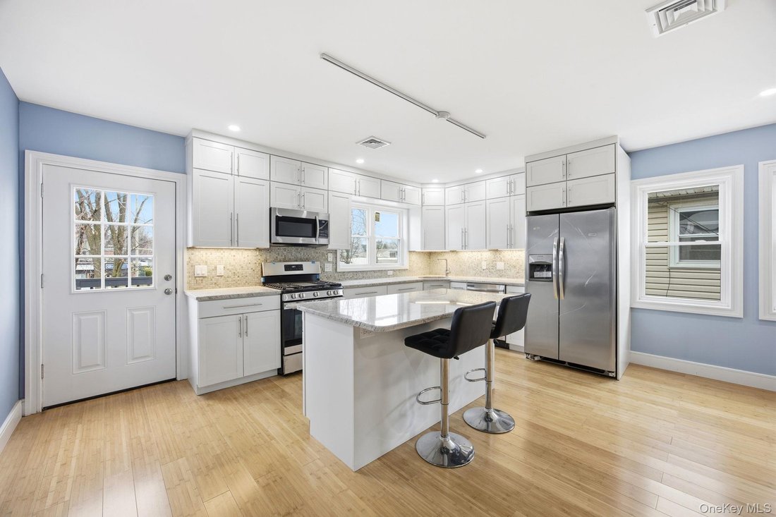 House in New York, New York, United States 5 - 17484526