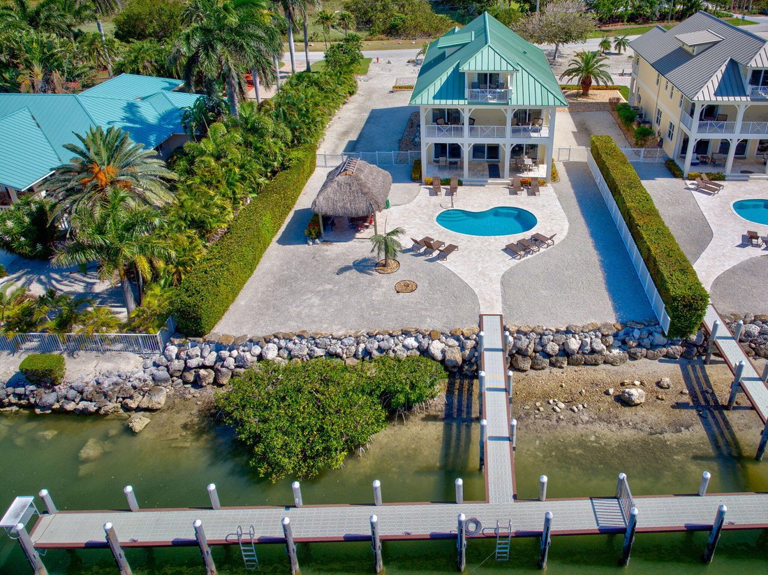 Marathon, Florida, United States 4 - 17481973