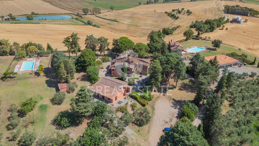 Estate in Castiglione del Lago, Umbria, Italy 3 - 12394837