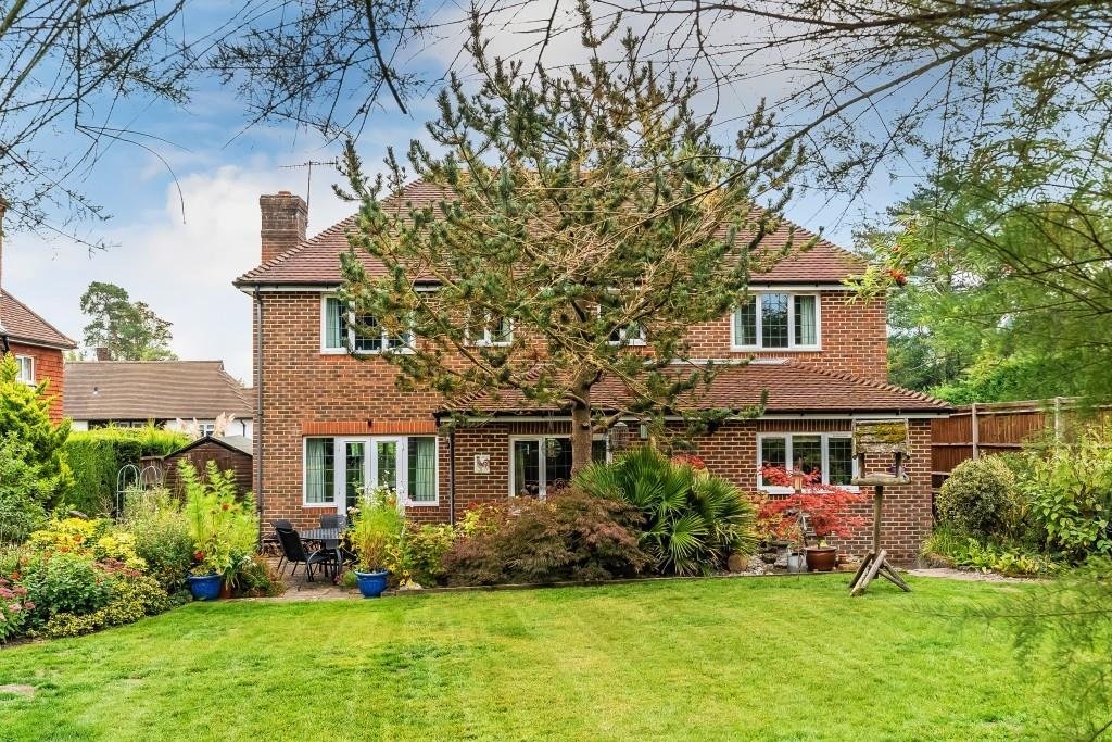 House in Dorking, England 1 - 17486125
