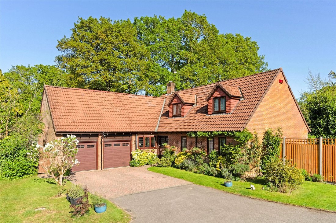 House in Rowledge, Lower Bourne, England 1 - 17484724