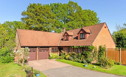 Haus in Rowledge, Lower Bourne, England 1