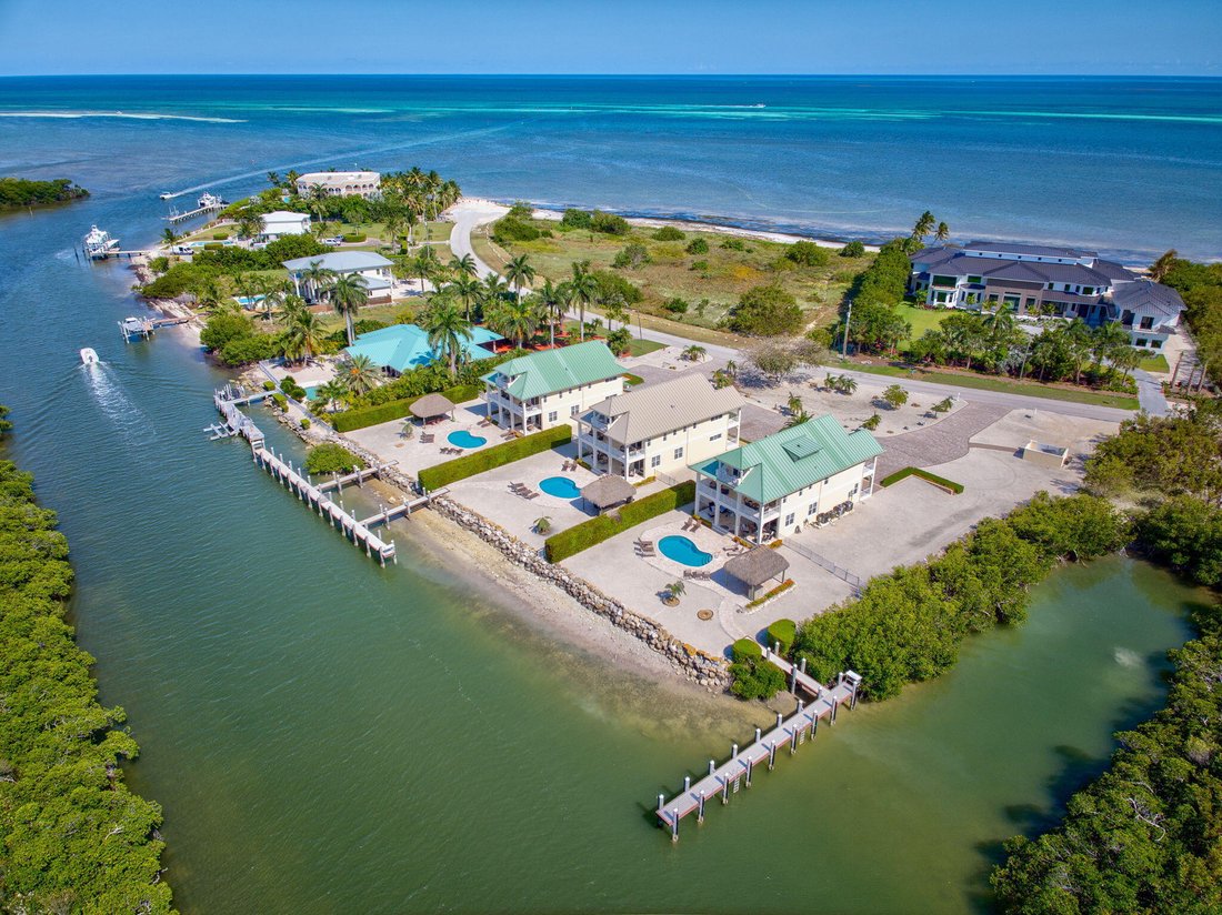 Marathon, Florida, United States 3 - 17481973