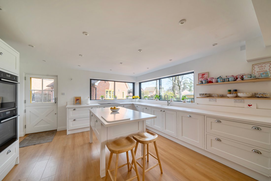 House in Lyndhurst, England 4 - 17484896