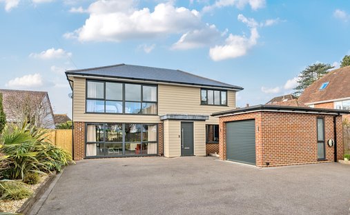 House in Highcliffe, England 1