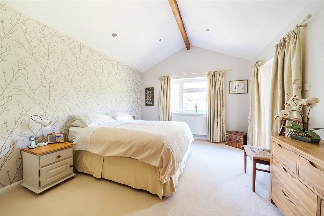 Bungalow in Liss, England 5 - 17484396