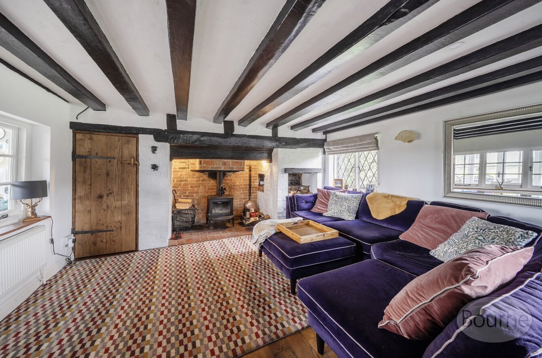 House in Crondall, England 2 - 17485847