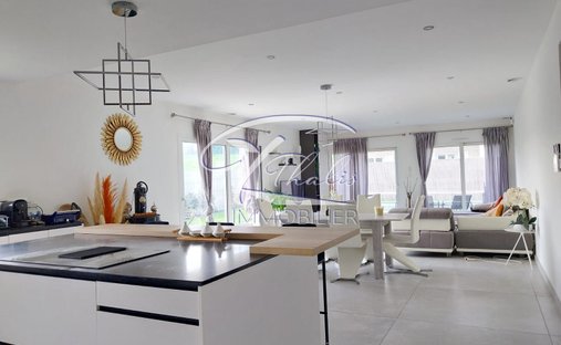House in Montussan, Nouvelle-Aquitaine, France 1