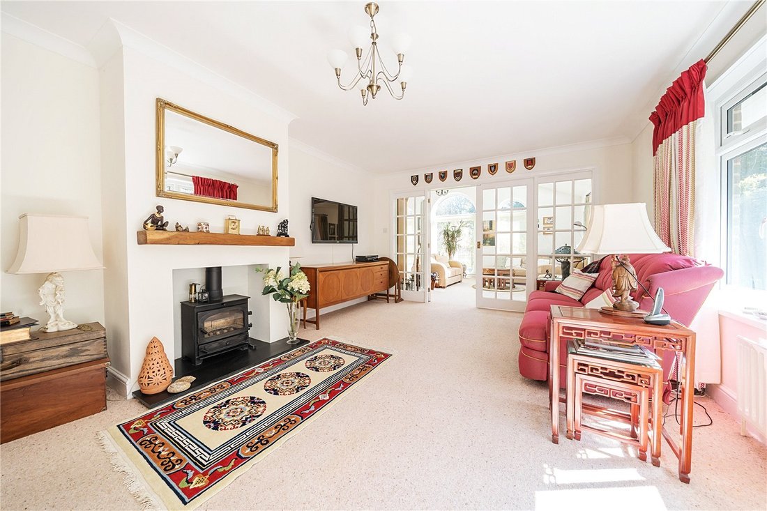 Bungalow in Liss, England 4 - 17484396