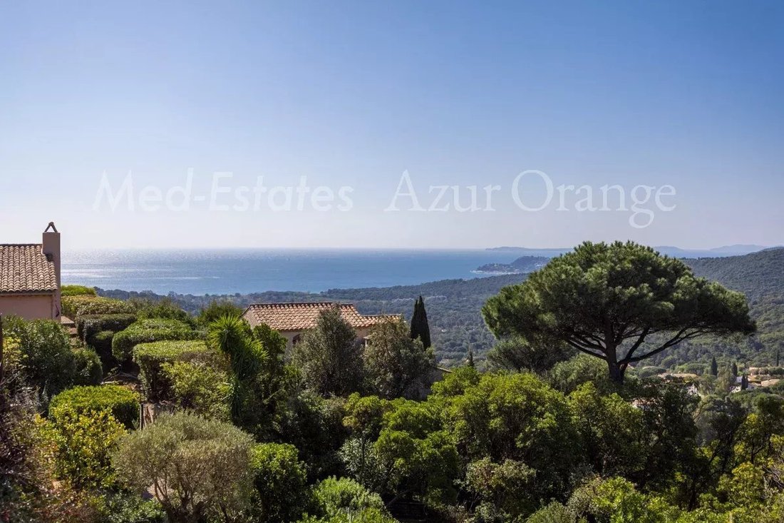 Villa in La Croix-Valmer, Provence-Alpes-Côte d'Azur, France 2 - 17481176