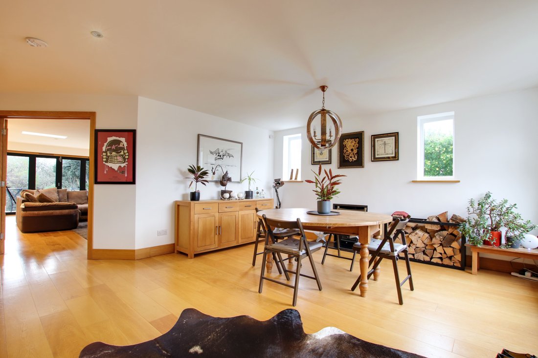Chalet in Milford on Sea, England 4 - 17484719