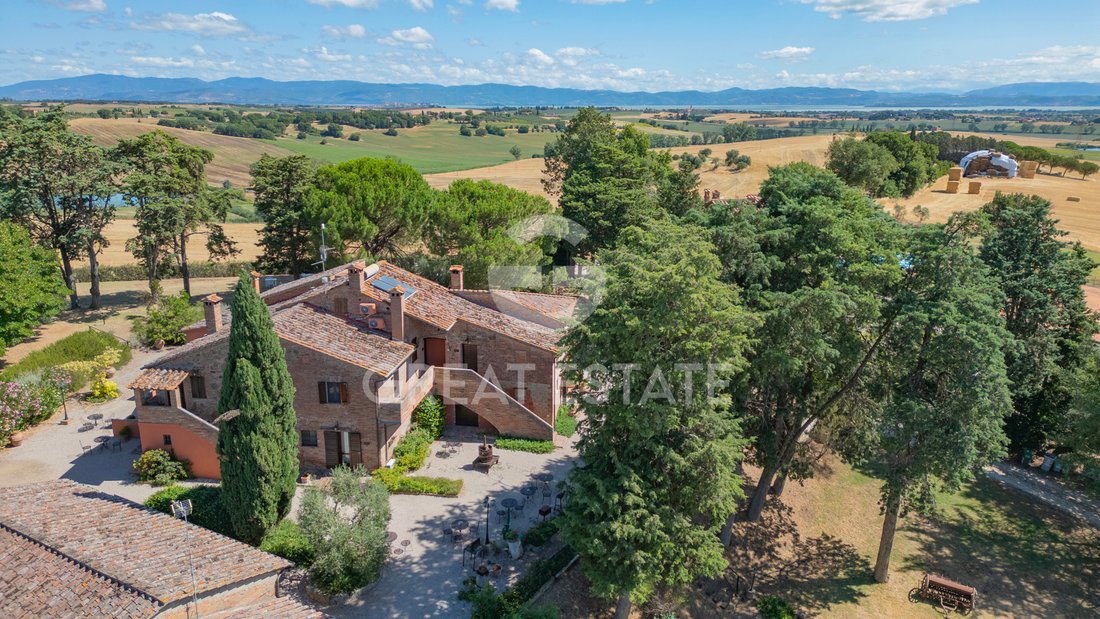 Estate in Castiglione del Lago, Umbria, Italy 1 - 12394837