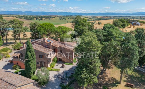 Estate in Castiglione del Lago, Umbria, Italy 1