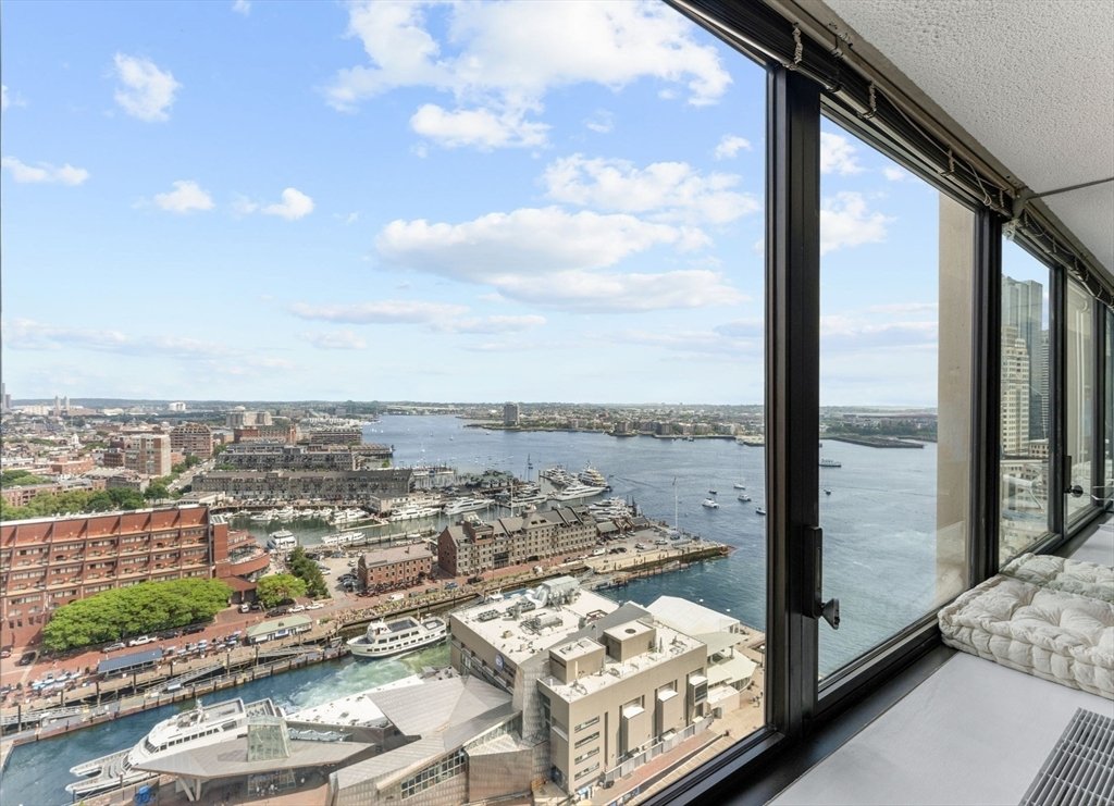 Condo in Boston, Massachusetts, United States 3 - 17483863