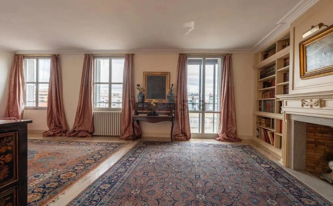Apartment in Chamberi, Madrid, Spain 2 - 17483002