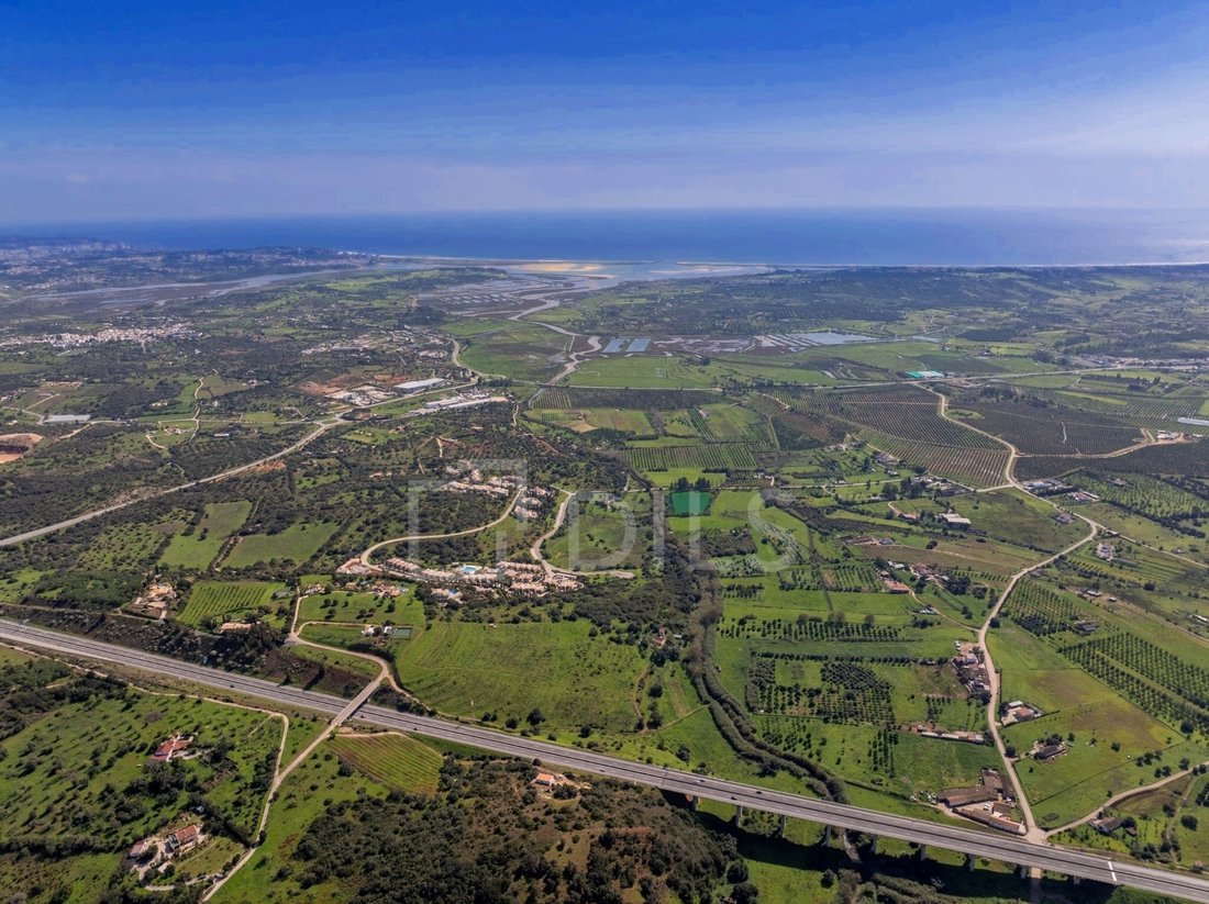 Land in Mexilhoeira Grande, Algarve, Portugal 3 - 17398299
