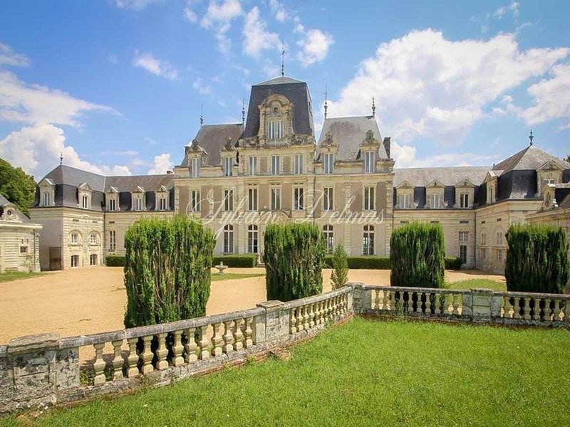 Castle in Ecouflant, Pays de la Loire, France 2 - 17483193
