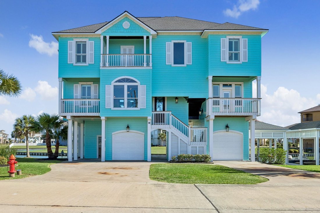 House in Hitchcock, Texas, United States 1 - 17480315