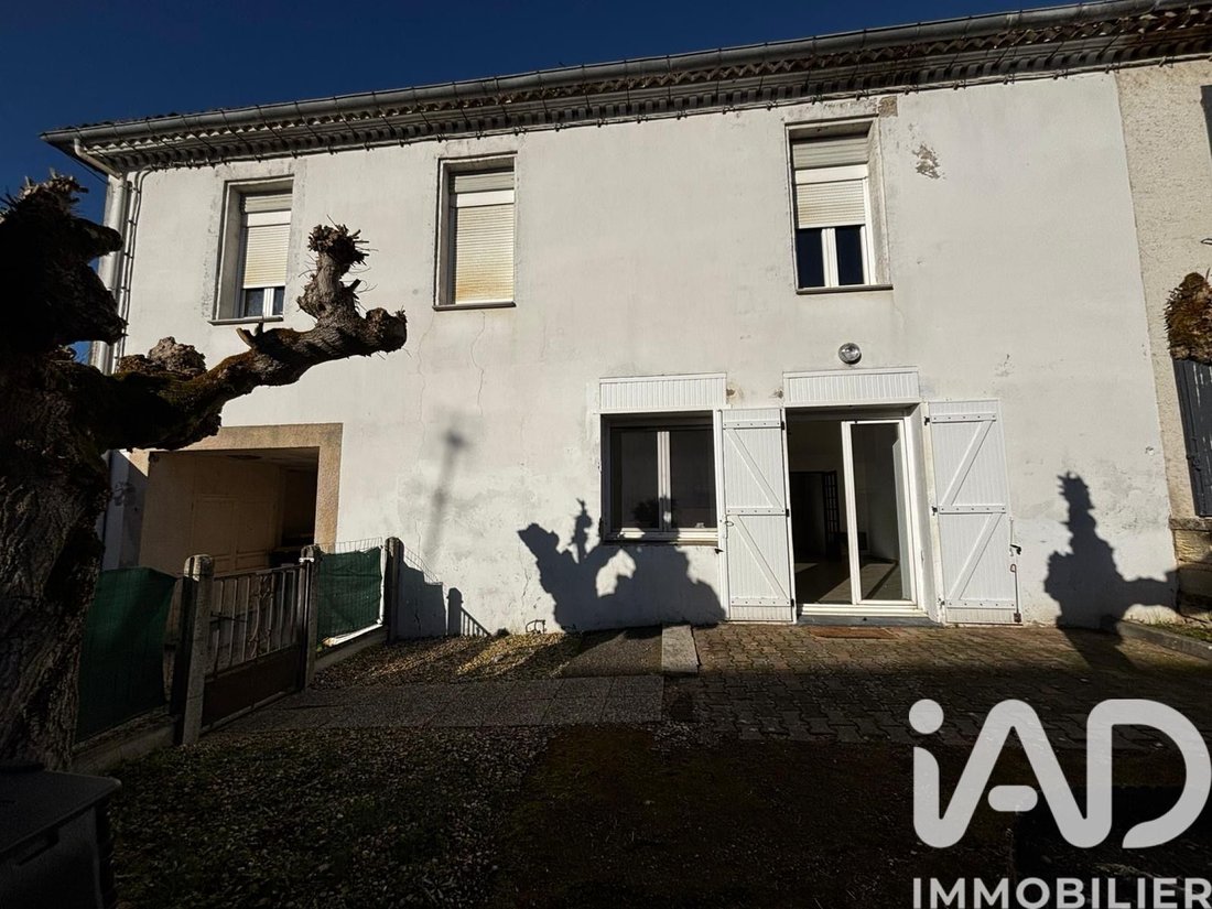 Vayres, Nouvelle-Aquitaine, France 1 - 16534219