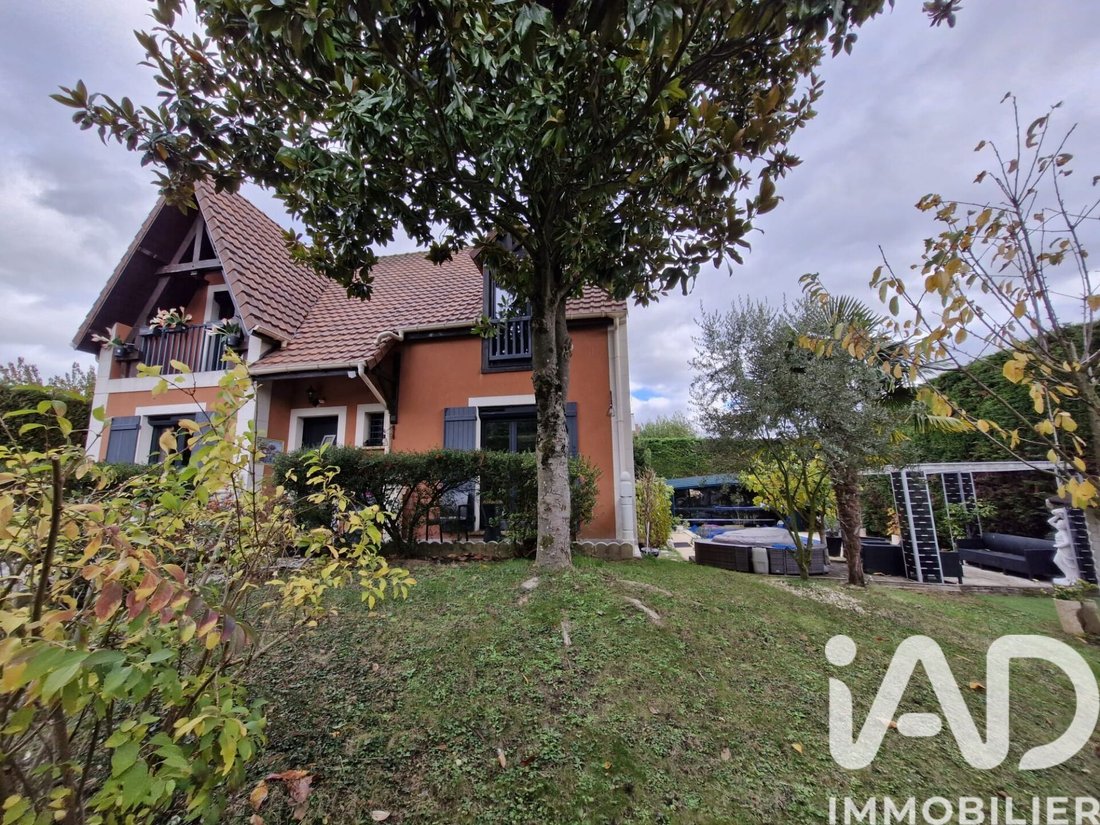 House in Mandres-les-Roses, Ile-de-France, France 3 - 17483467