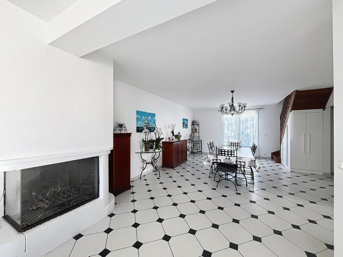 House in Montesson, Ile-de-France, France 4 - 17483782