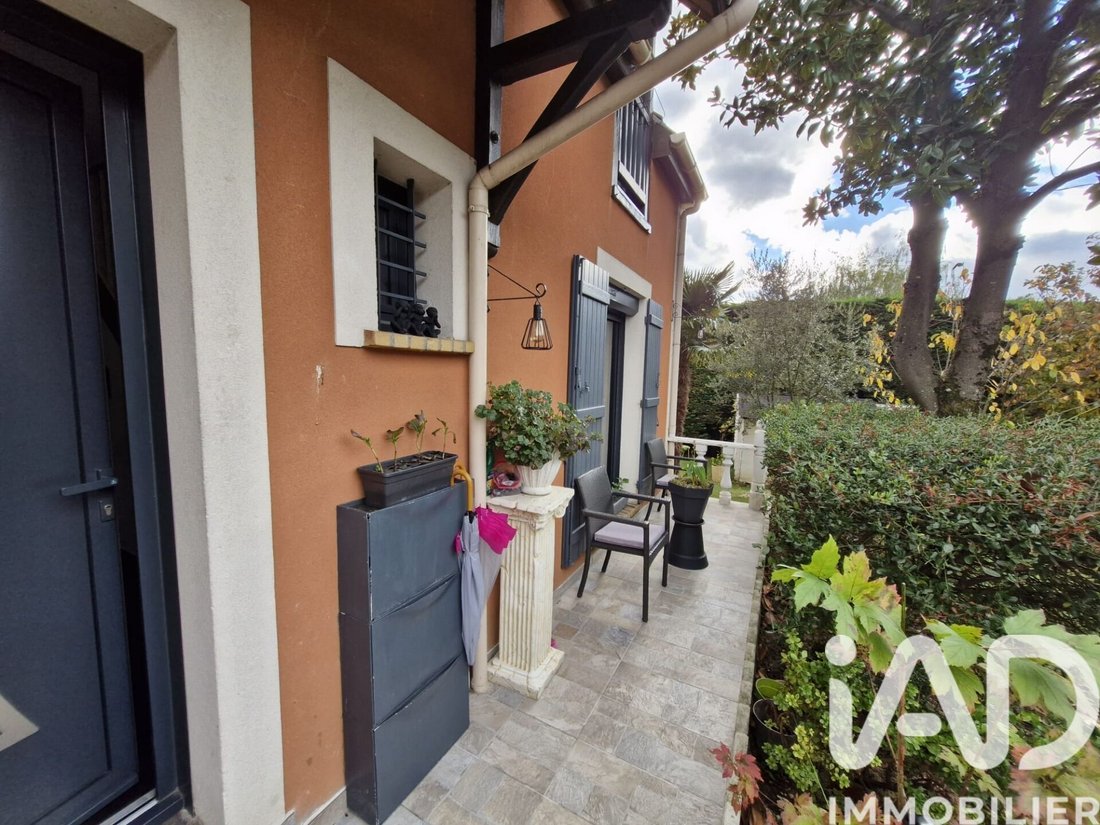 House in Mandres-les-Roses, Ile-de-France, France 4 - 17483467